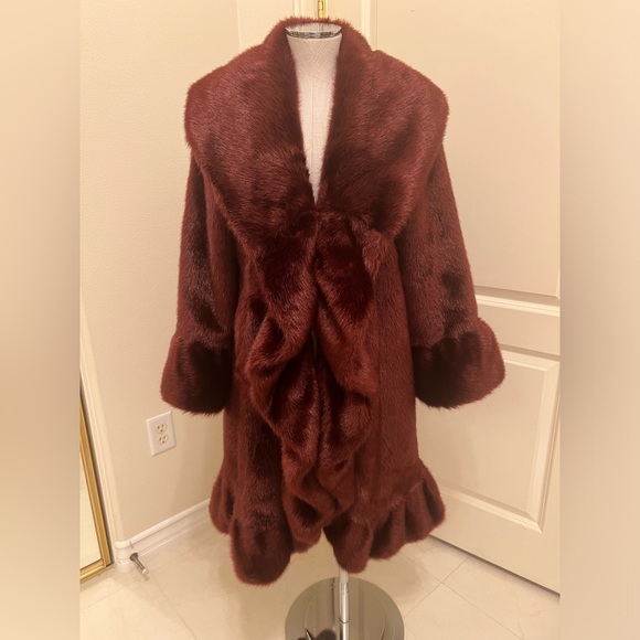 Terry Lewis Classic Luxuries Burgundy Faux Fur; Plush, Rich & real looking fur. - Picture 1 of 12